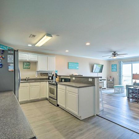 Ocean-View Oak Island Condo, 1 Block To Beach! Eksteriør billede