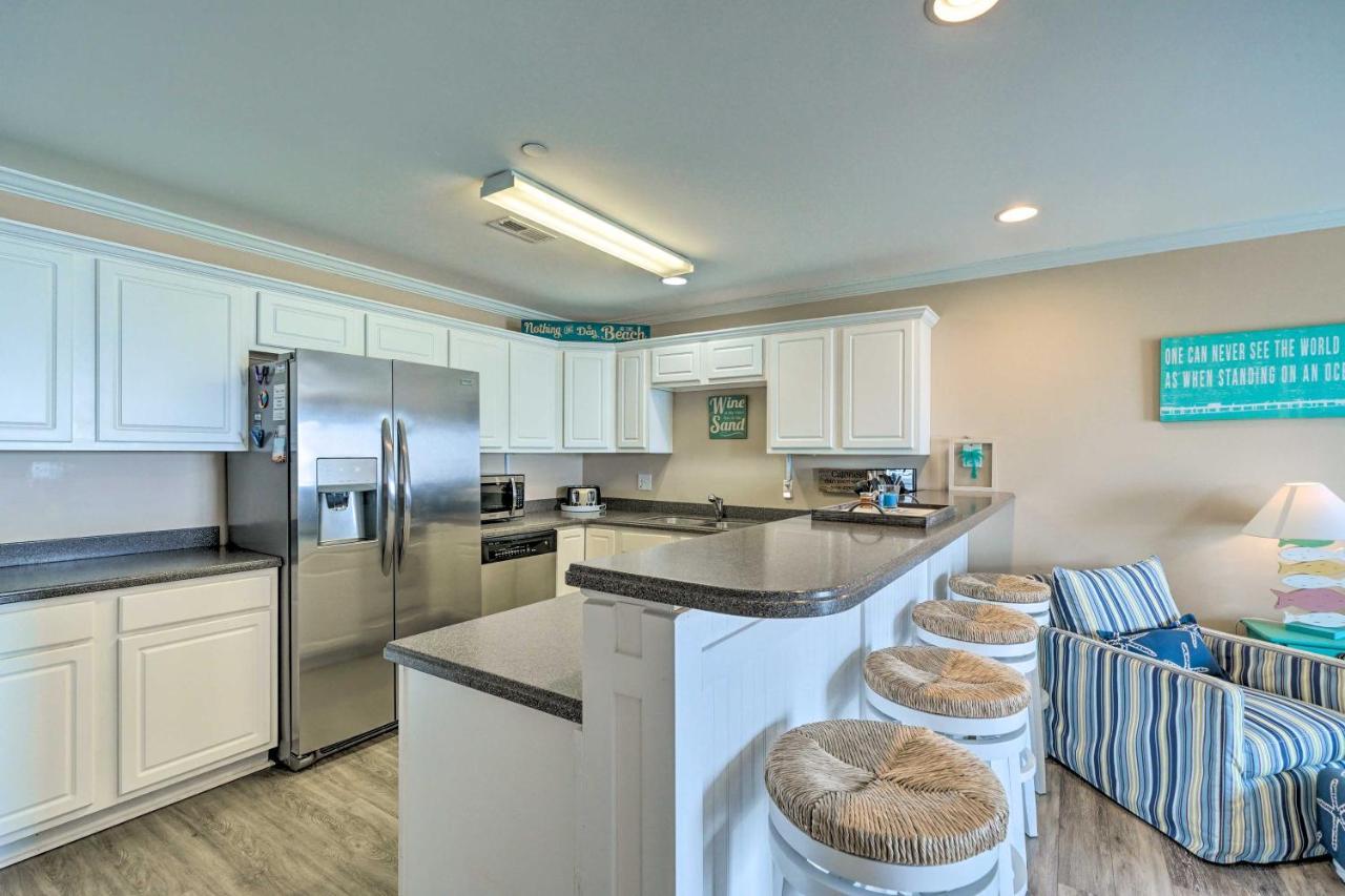 Ocean-View Oak Island Condo, 1 Block To Beach! Eksteriør billede