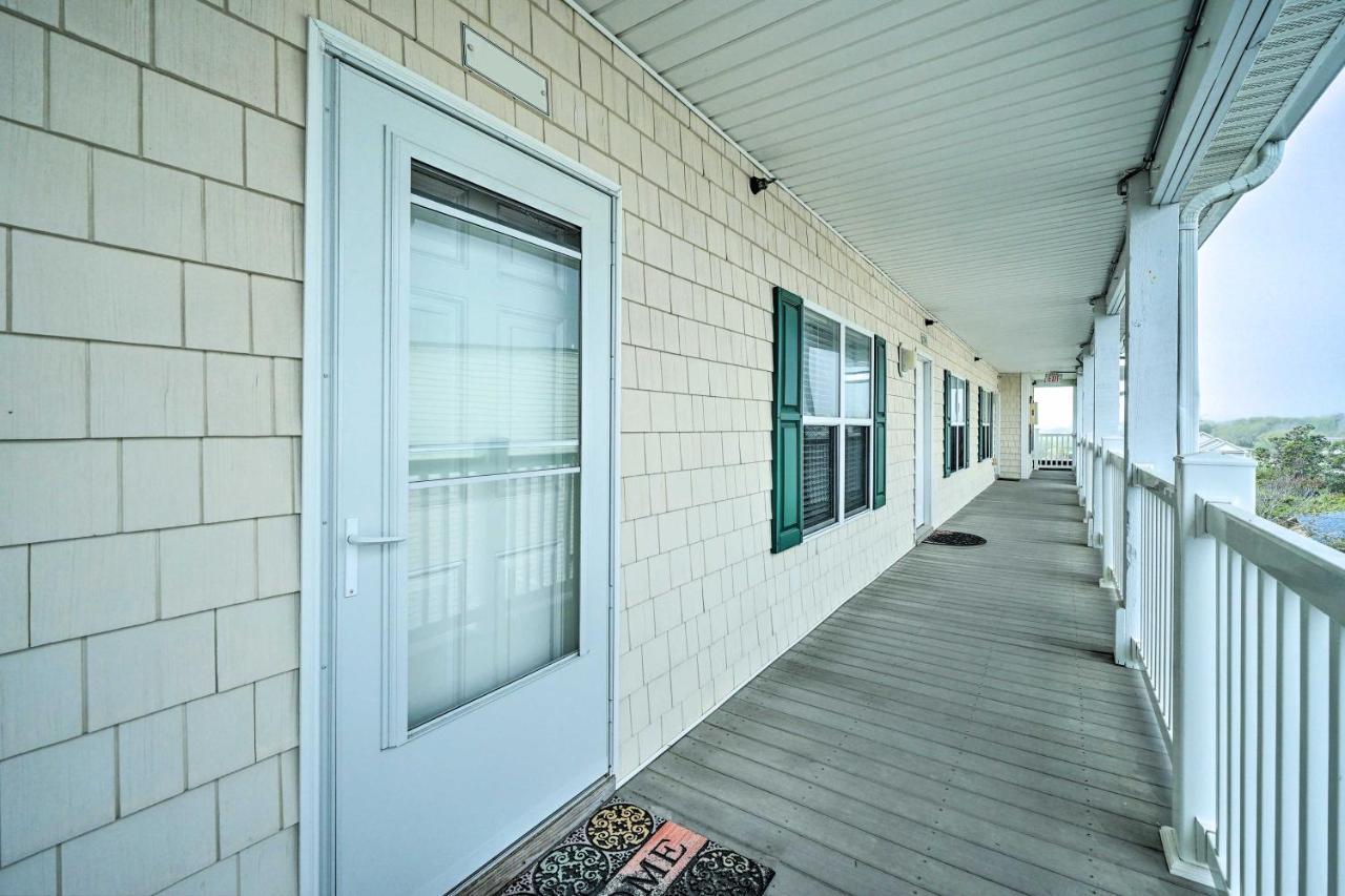 Ocean-View Oak Island Condo, 1 Block To Beach! Eksteriør billede